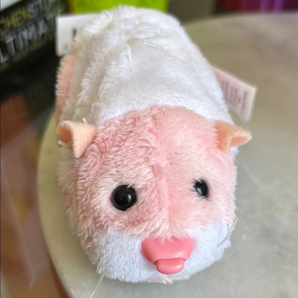 Zhu Zhu Pets Hamster “Jilly“. Prelove good condition collectible pink white